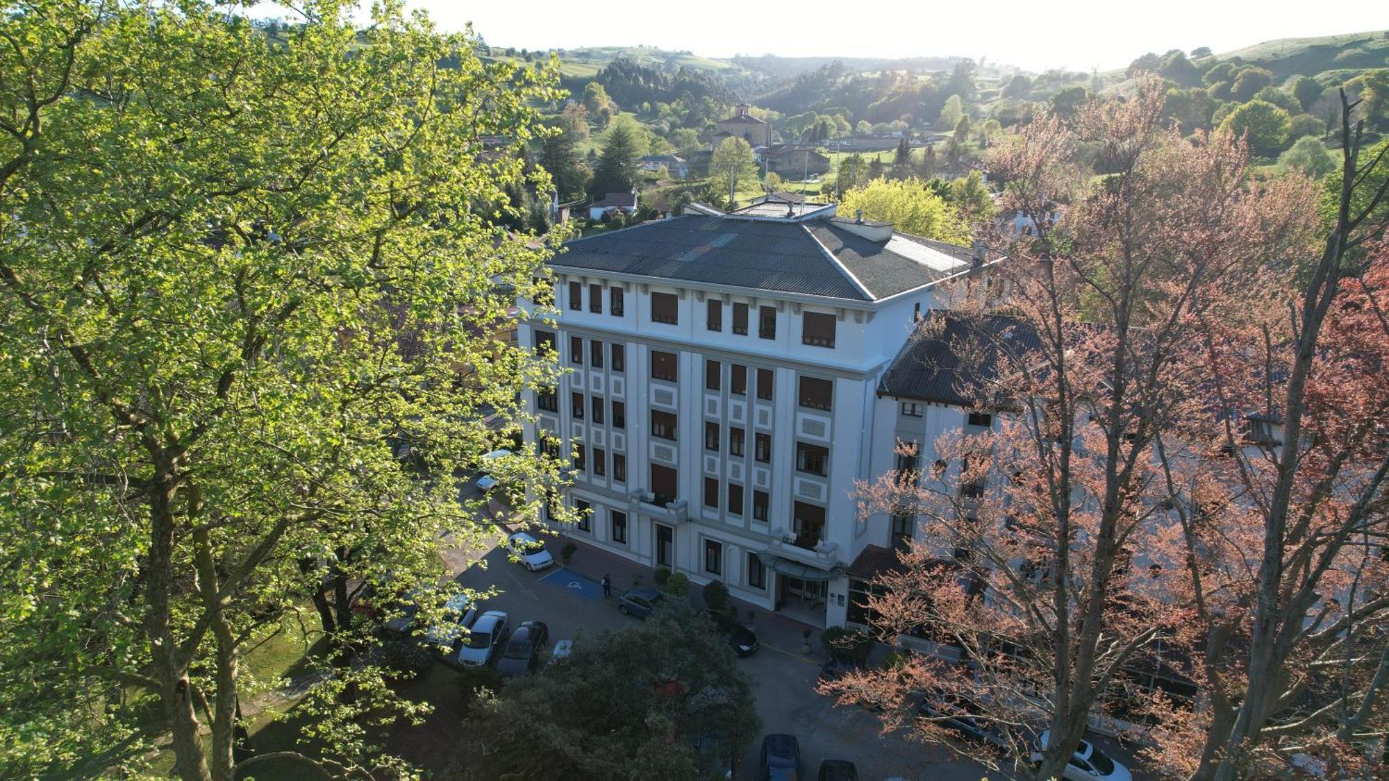 Gran Hotel Balneario De Liérganes Exteriör bild