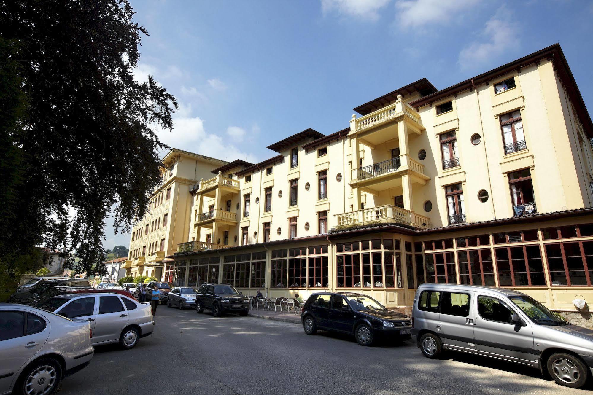 Gran Hotel Balneario De Liérganes Exteriör bild